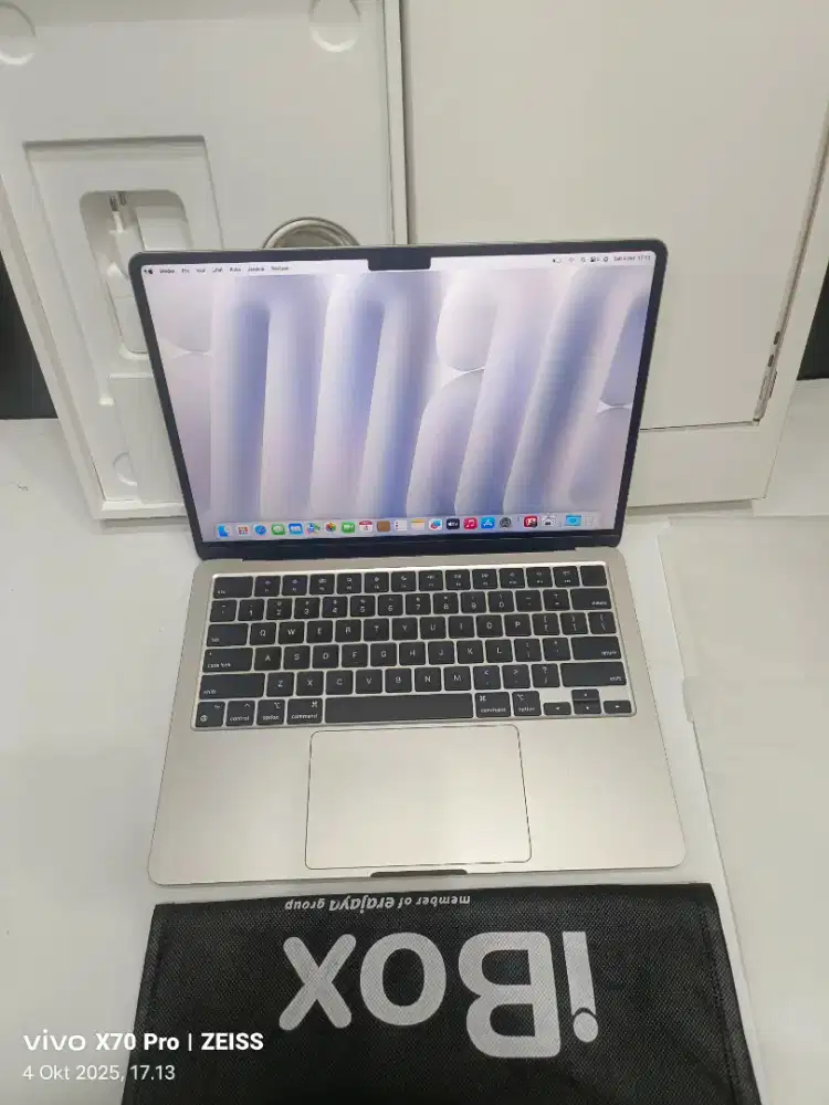 Macbook Air M3 16/512gb 13-iNci Garansi Resmi iBox Mulus like new