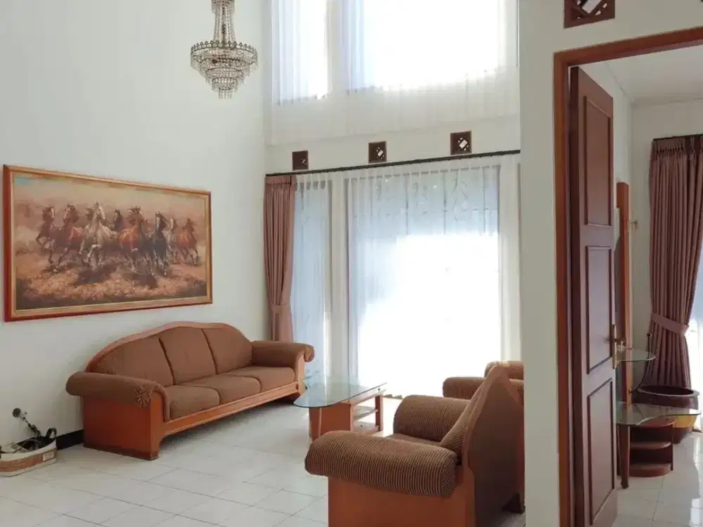 Disewakan Rumah Siap Huni di Setraduta Bandung
