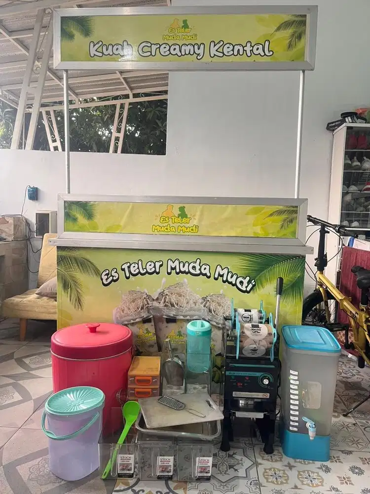 Booth dan barang jualan ES komplit
