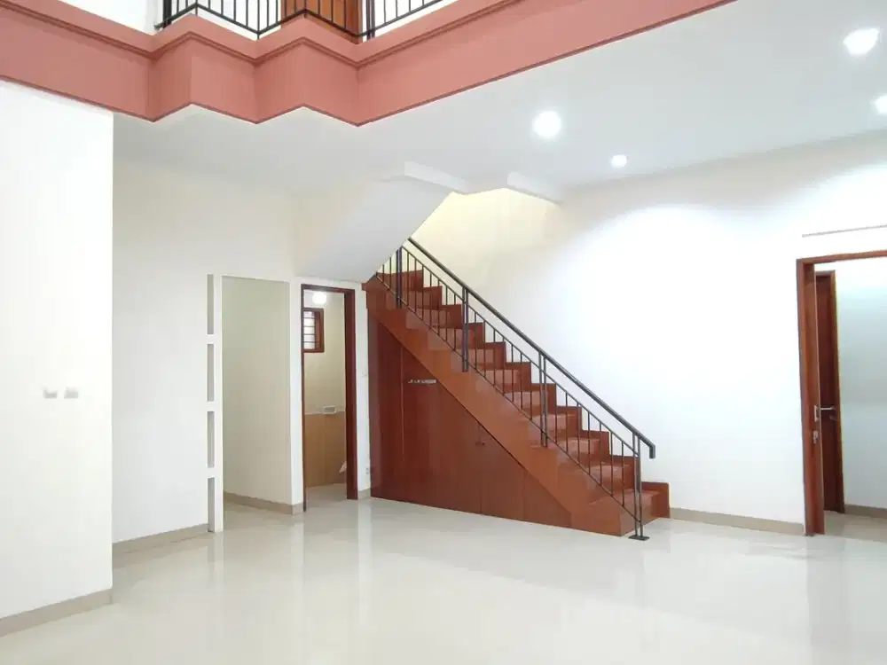 Dijual Rumah Siap Huni dan Nyaman di TKI Taman Kopo Indah 3 Bandung