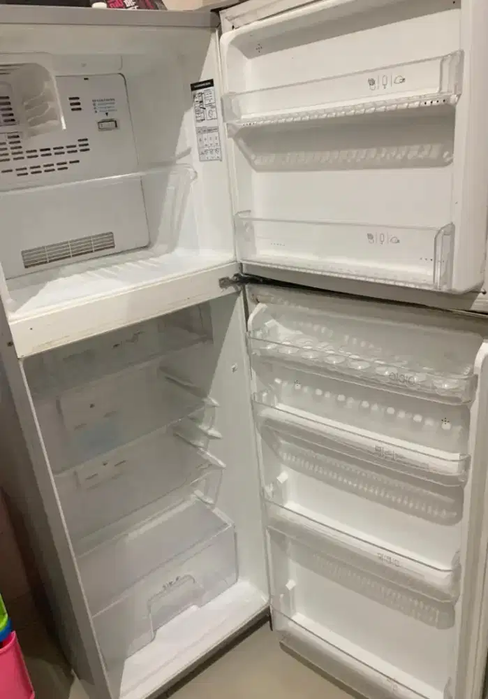 Kulkas Freezer Toshiba Glacio GR-M245E