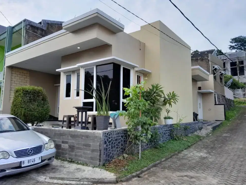 rumah bagus siap huni di ujung berung sindanglaya bandung view gunung dan kota