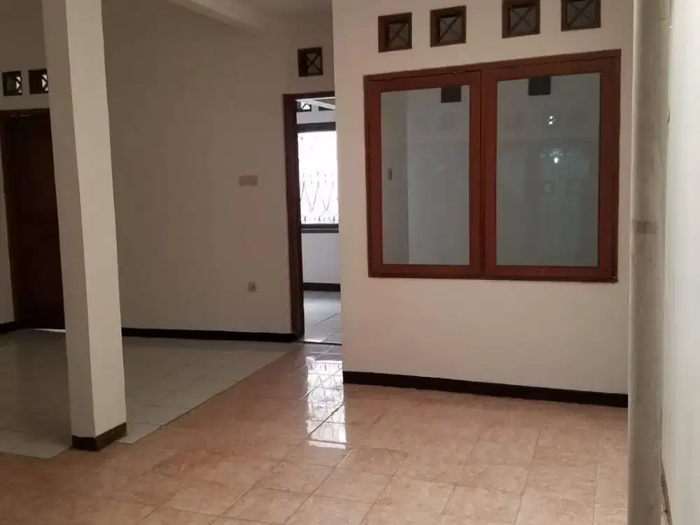 Disewakan Rumah Siap Huni di Perumahan Setraduta Setra duta Bandung