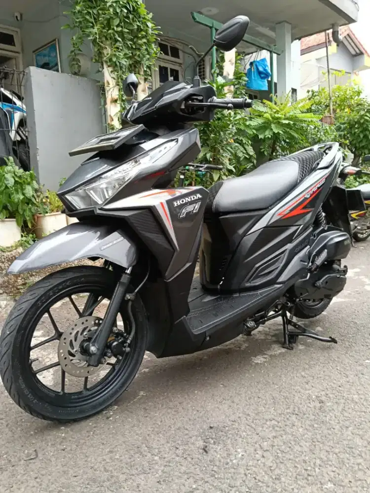 DIJUAL CASH HONDA VARIO 125 CBS LED OLD THN 2016 PAJAK IDUP SIAP PAKAI