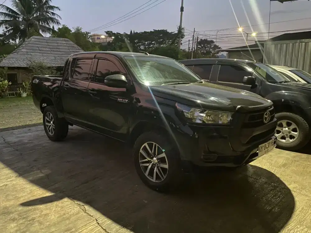 Toyota Hilux E 4x4 dcab 2023