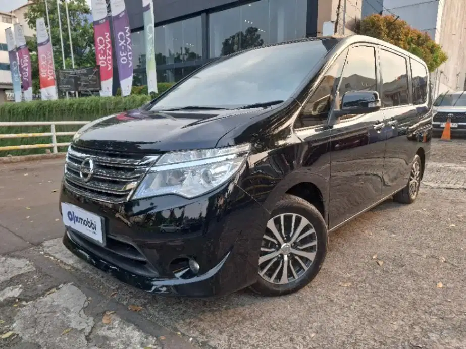 LOW DP Nissan Serena 2.0 Bensin-AT 2016 WYJ