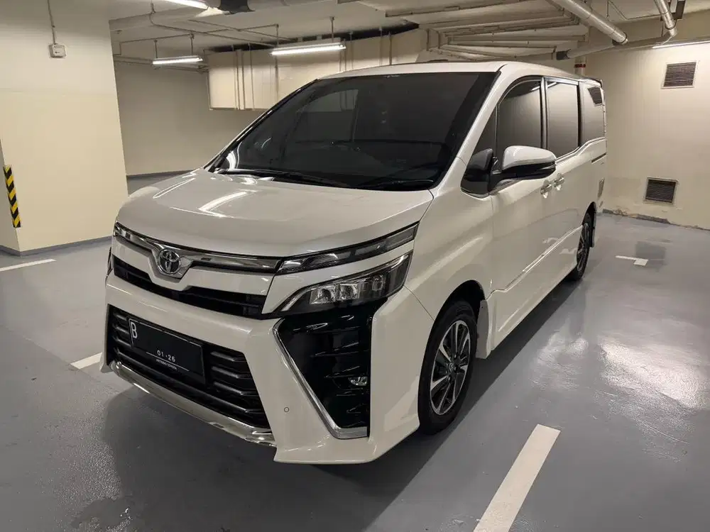 [TERMURAH!] Toyota Voxy 2020 Pakai 2021 Innova Serena