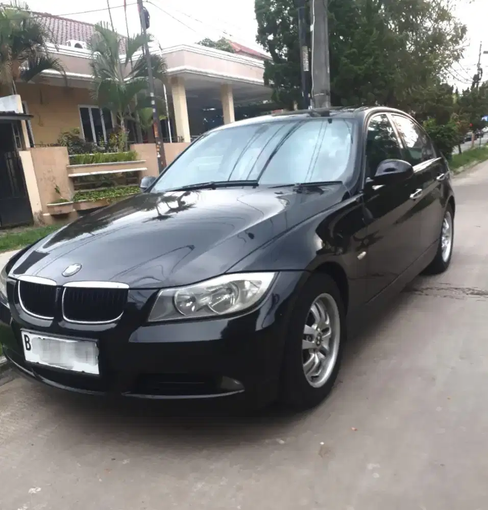 Bmw e90 cbu 320 i sunroof tahun 2005