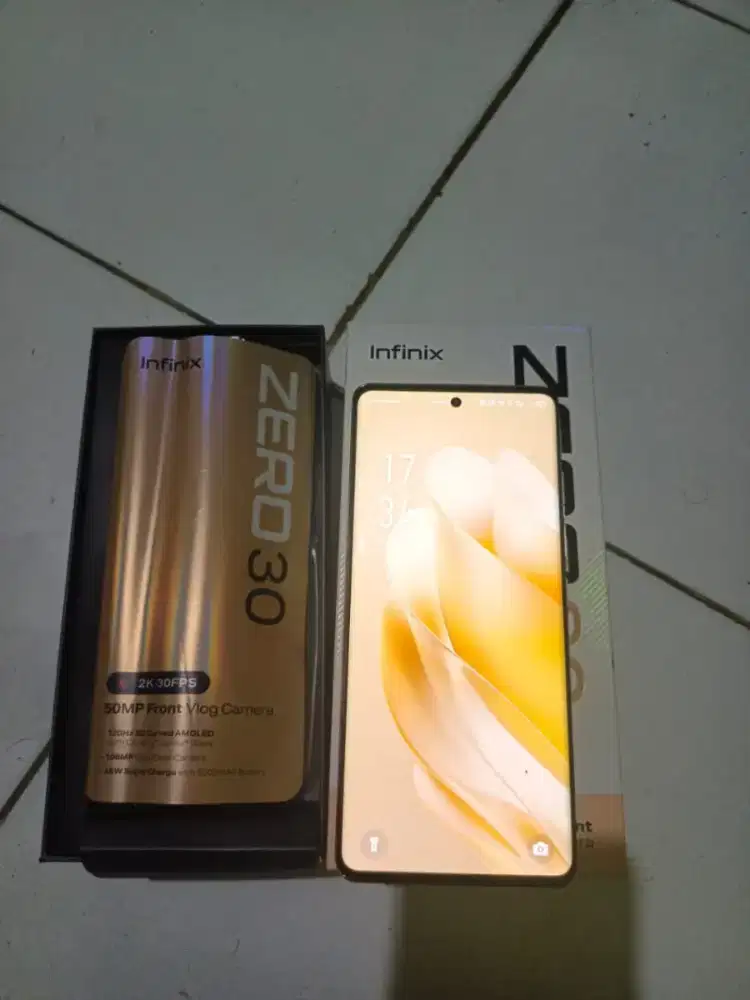 Lgi bu, di jual HP infinix zero 30.no minus. Fullset mulus.tangerang
