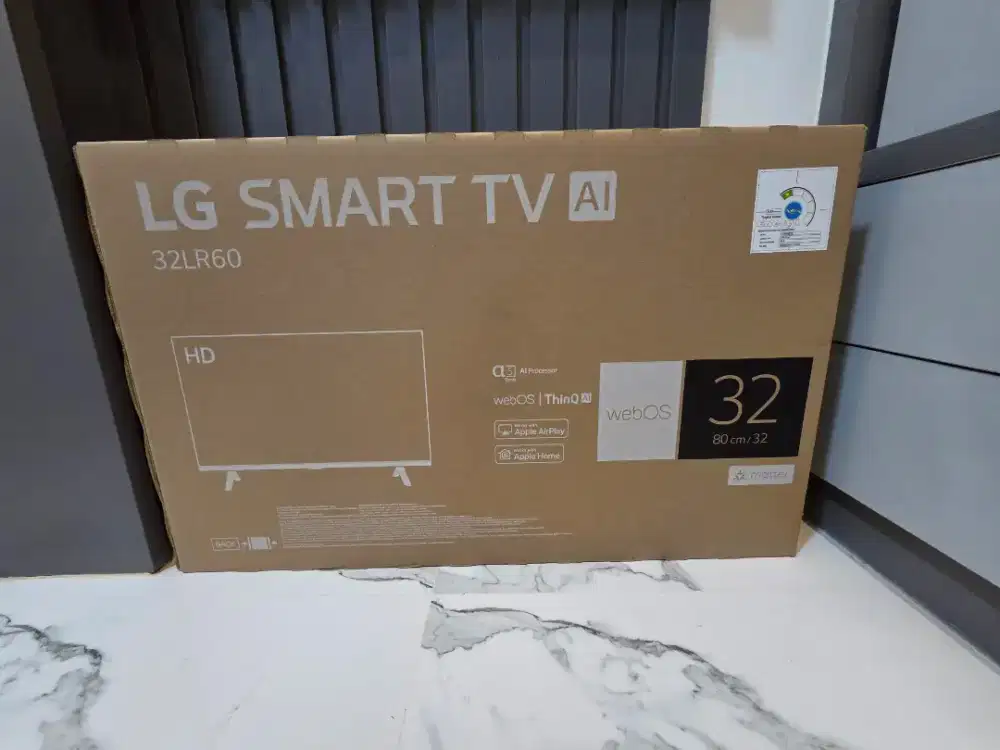 Smart TV LG 32 inch with Magic Remote Control
