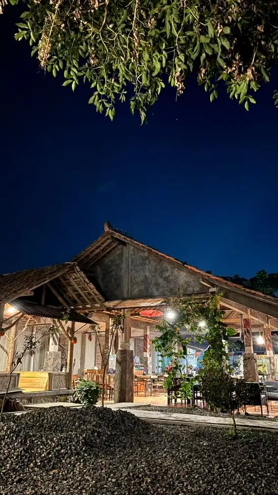 DIJUAL BANGUNAN RUMAH MAKAN DEKAT PINTU TOL SEROJA ARAH CIWIDEY