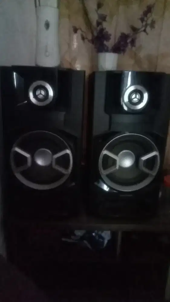 Speaker bluetooth aktif Polytron