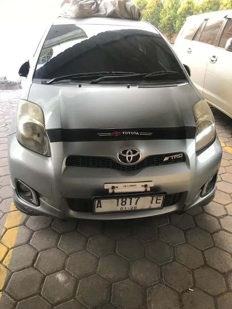 Yaris S Limited 2012