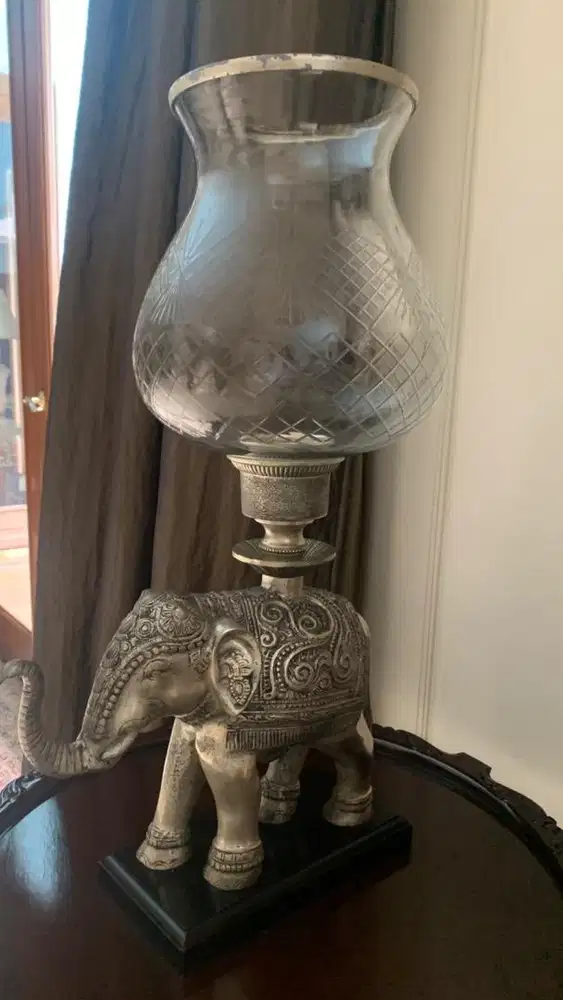 Candle holder/ Tempat lilin motif gajah silver dan glass