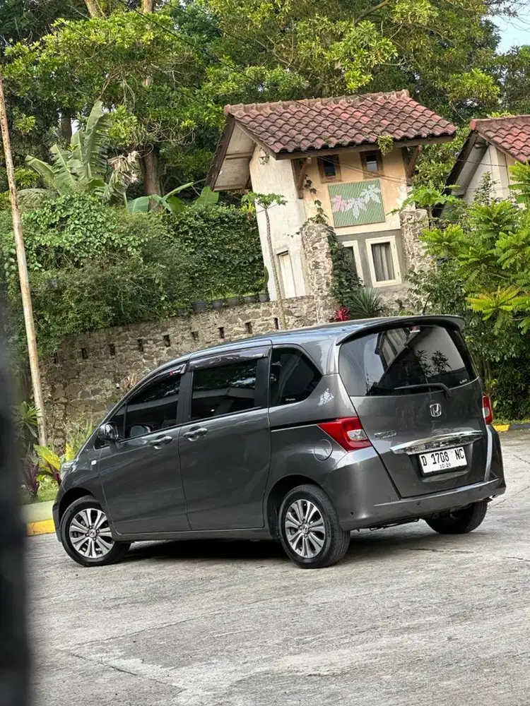 HONDA FREED SD AT 2012