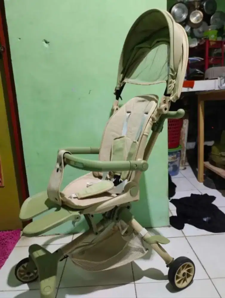 Stroller bayi lipat kecil