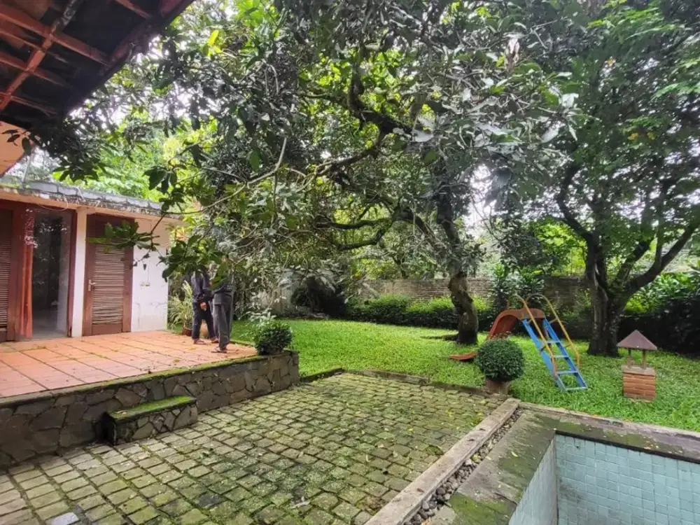 Rumah Luas Ada Kolam Renang di Bandung Utara Ciumbuleuit