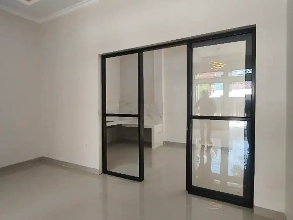 rumah baru di jalan utama