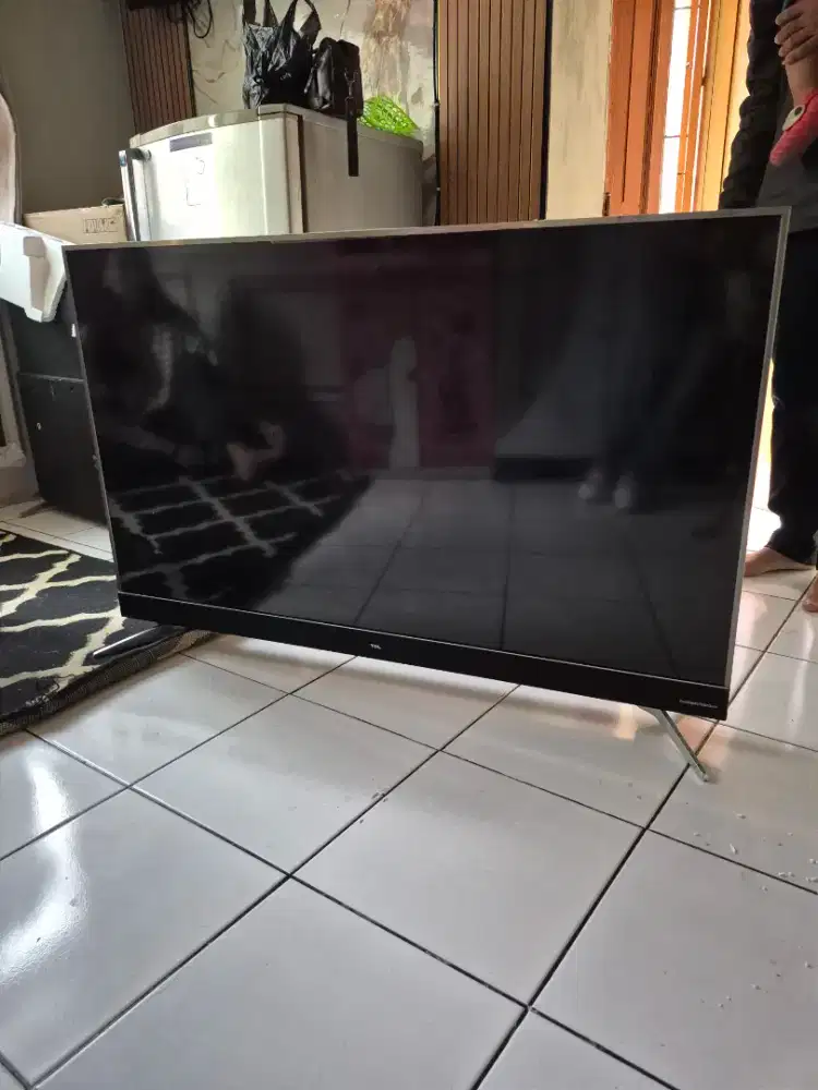 Led tv tcl 49 smart tv digital layar curved dan datar ada 2 unit
