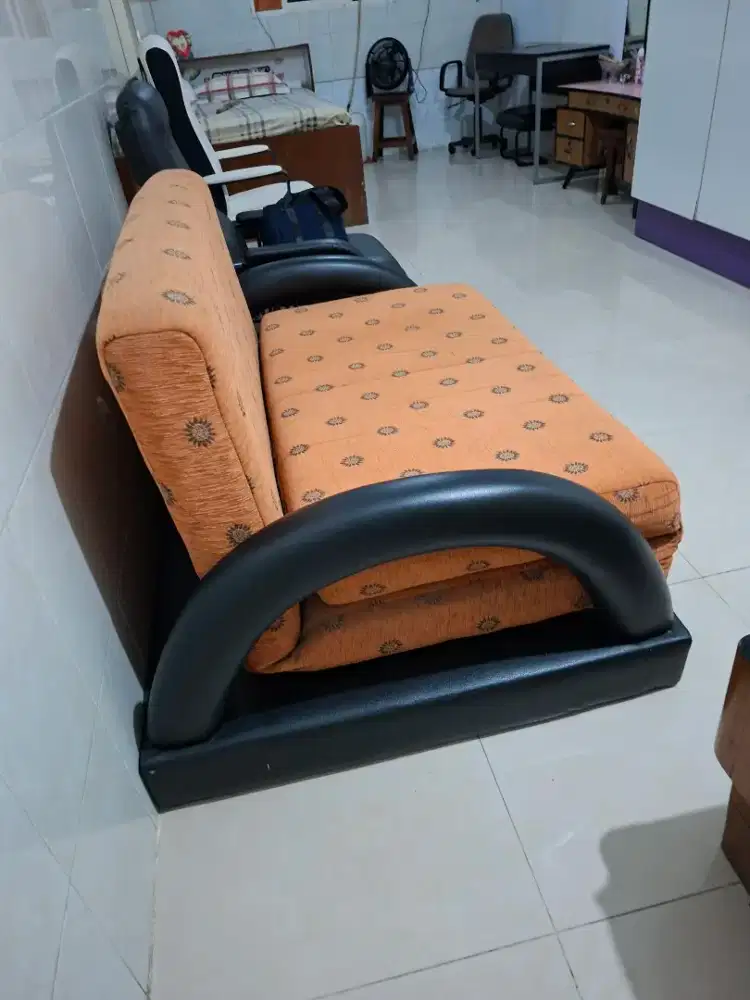 SOFA LIPAT MODEL BECAK