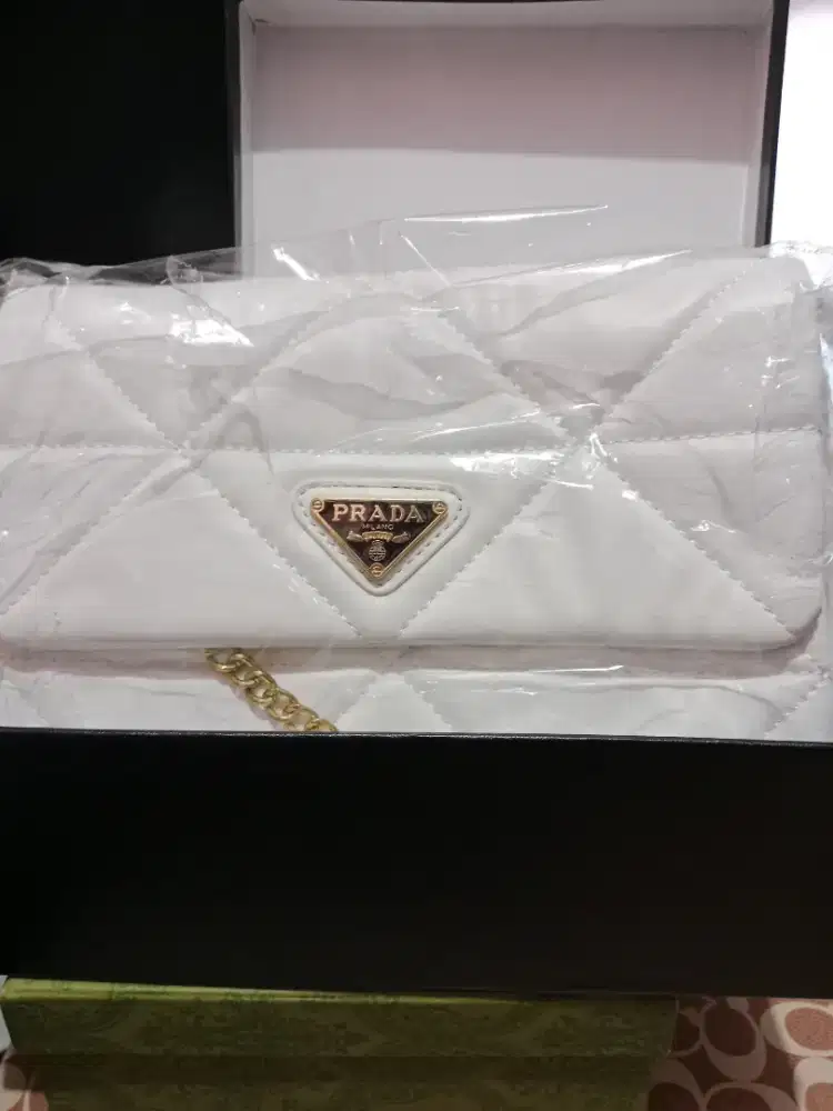 Tas prada putih