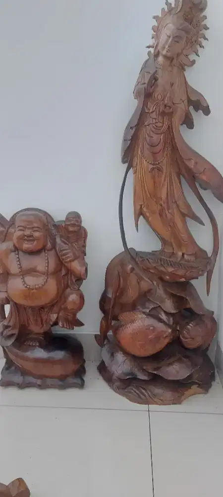 Patung Dewi Kwan im dan dewa Rejeki dari kayu jati