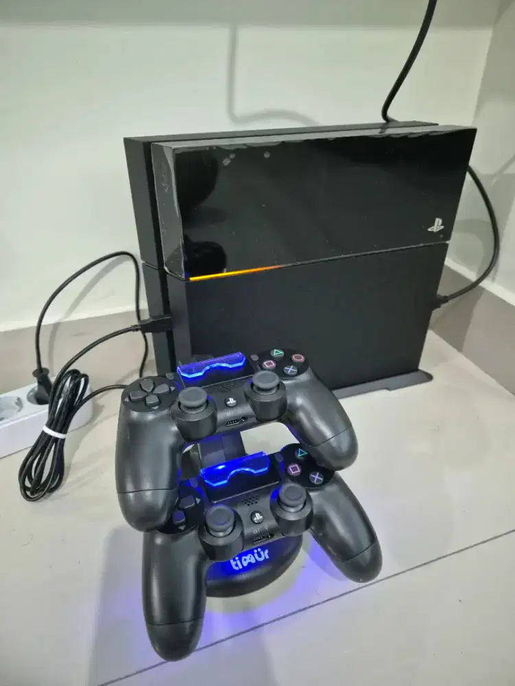 Sony Playstation 4 fat 1TB H3N