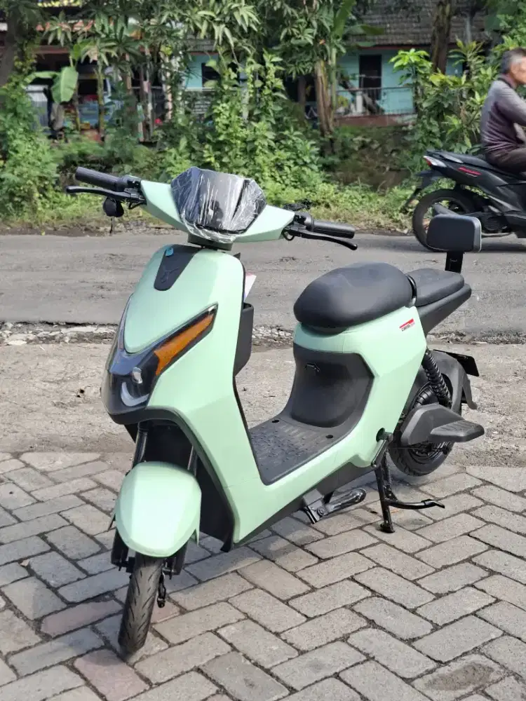 Uwinfly D65 Bisa COD
