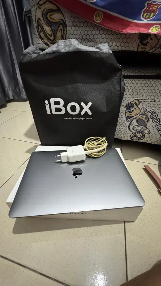 Macbook Air Retina 13inch 2020 Intel Core I3 8/256 GB FULLSET EX IBOX