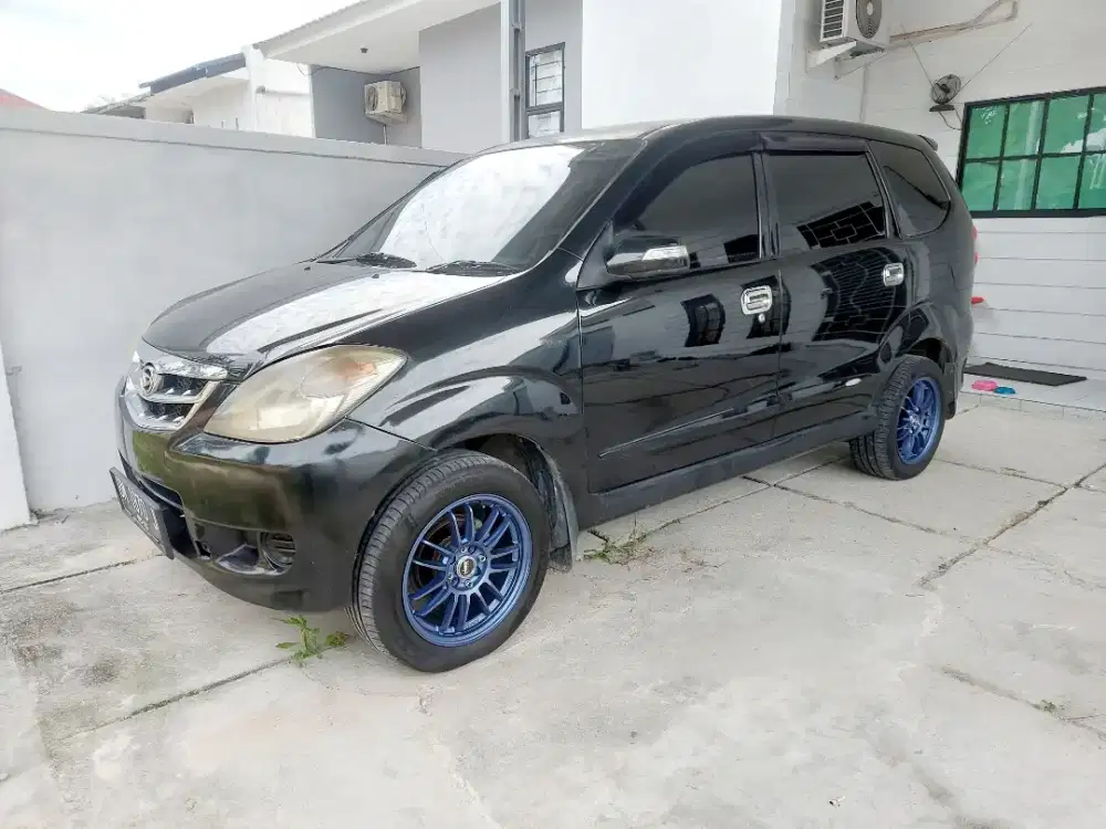 Dijual xenia metic 2011