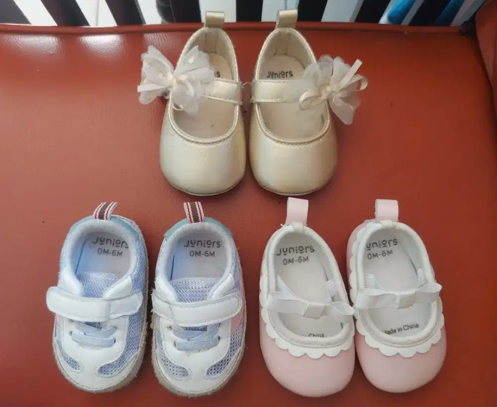 Preloved Sepatu baby cewek usia 0-6bln