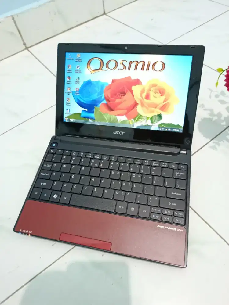 Laptop Acer merah notbok slim sperti baru