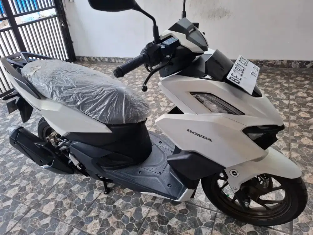 Km 9rb keyless ABS, honda vario 160 CBS iss 2024 bln 11 pajak panjang.