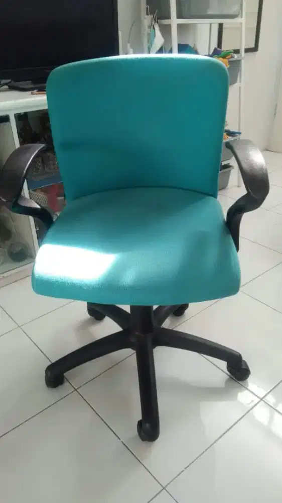 Kursi kantor atau belajar