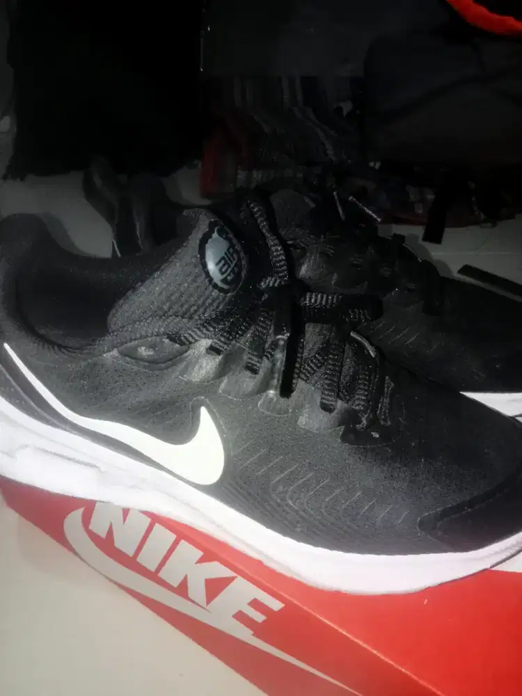 NIKE AIR MAX NUAXIS