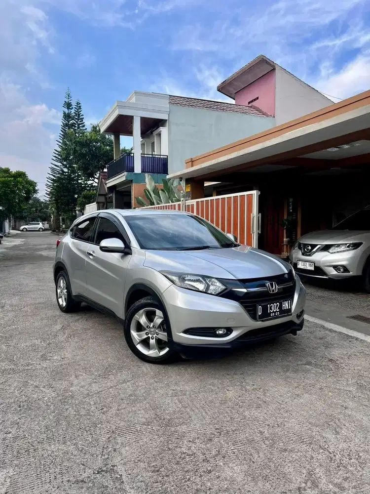 Honda HR-V 1.5 E 2015 A/T Silver