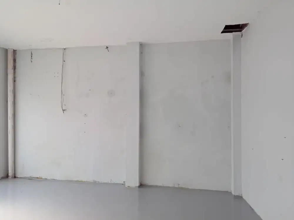 DISEWAKAN GUDANG DI JL. SATU MARET,KALIDERES  LUAS 300 M2
