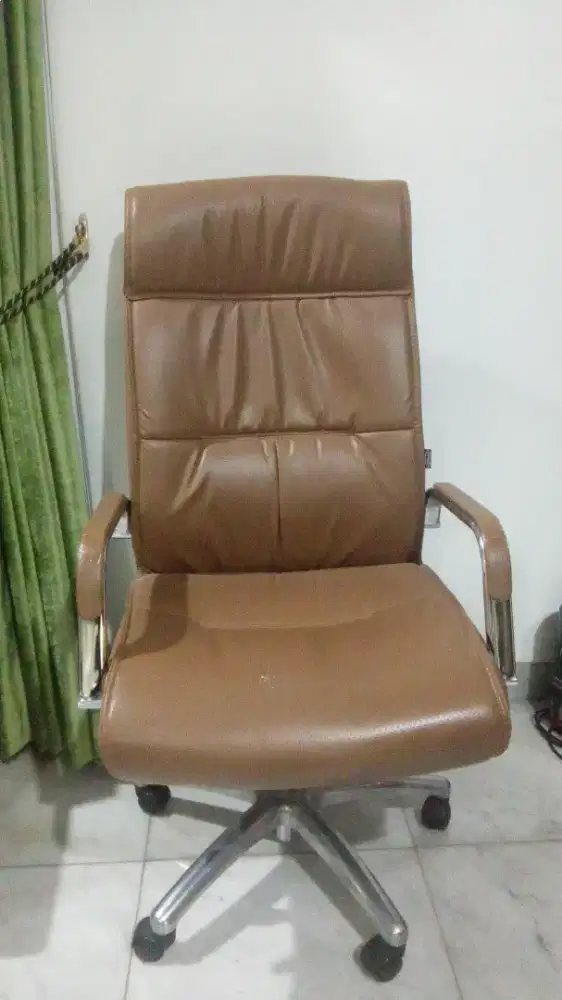 Kursi kantor manager