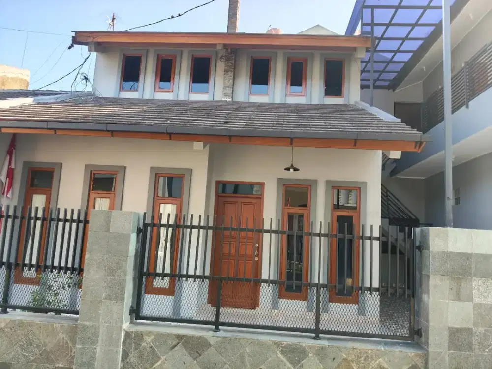 DISEWAKAN/DIKONTRAKAN RUMAH BAGUS MEZANIN RIUNG BANDUNG