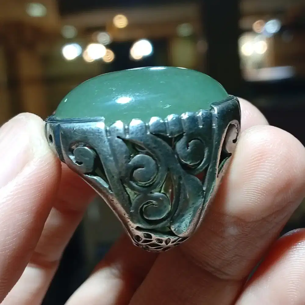 Giok Burma type A Jadeite Jade 62 ct ring Handmade