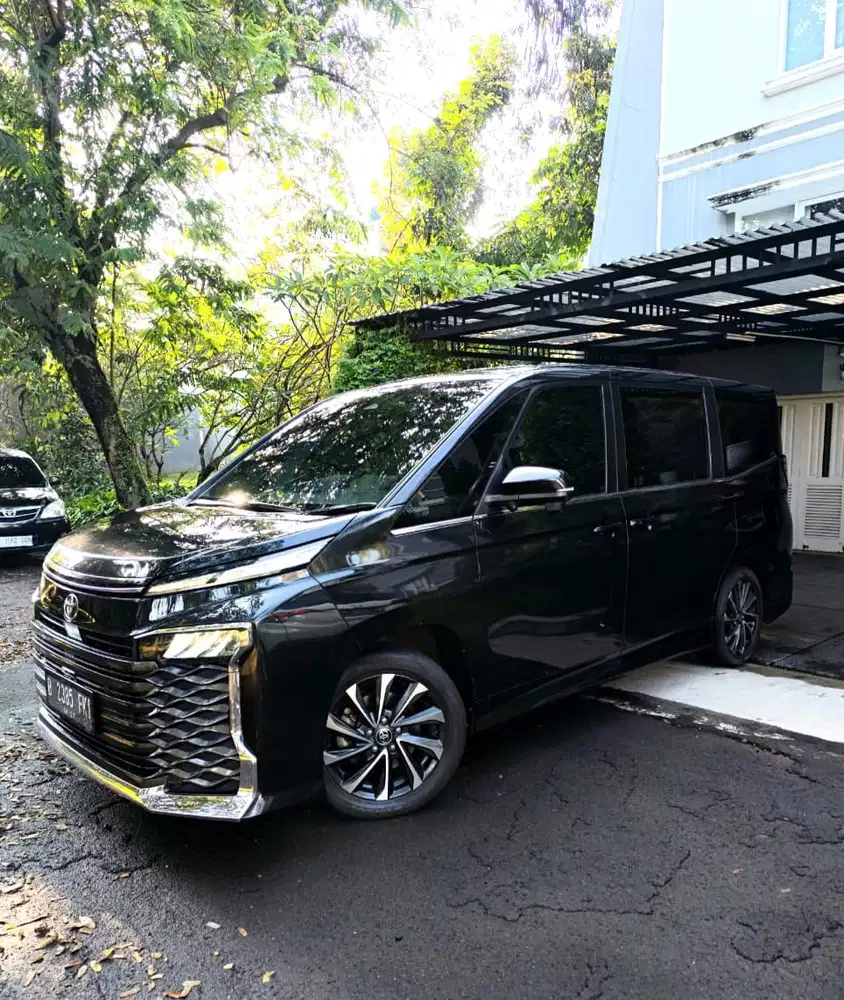 Toyota Voxy 2022 Bensin