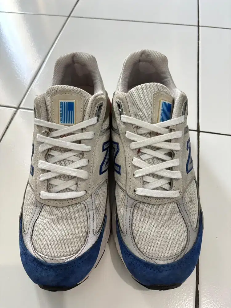 New Balance 990 V5
