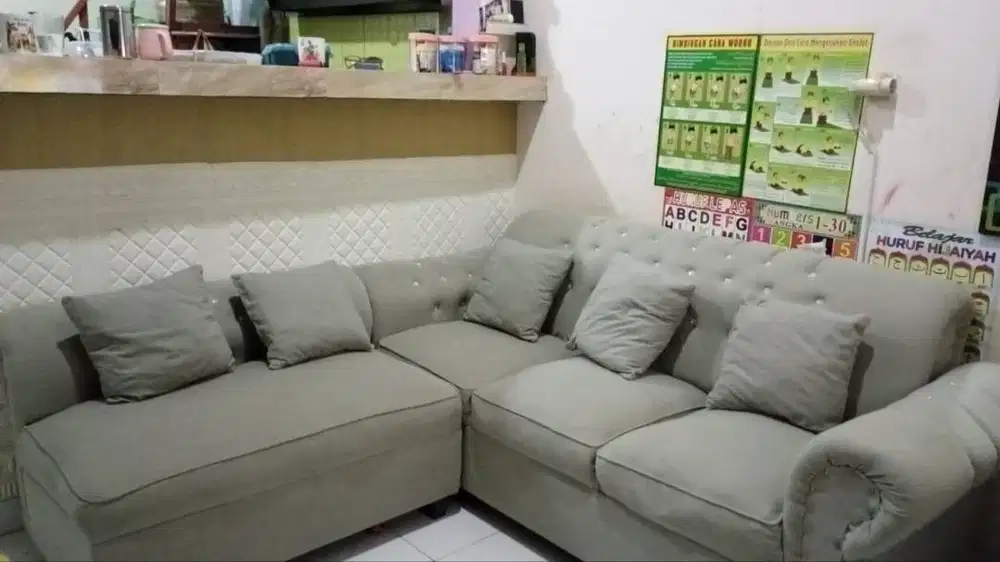 Sofa ruang tamu