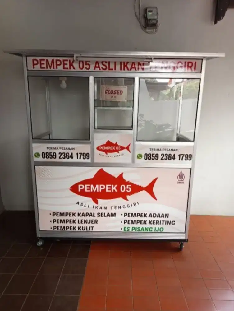Gerobak baru siap jualan
