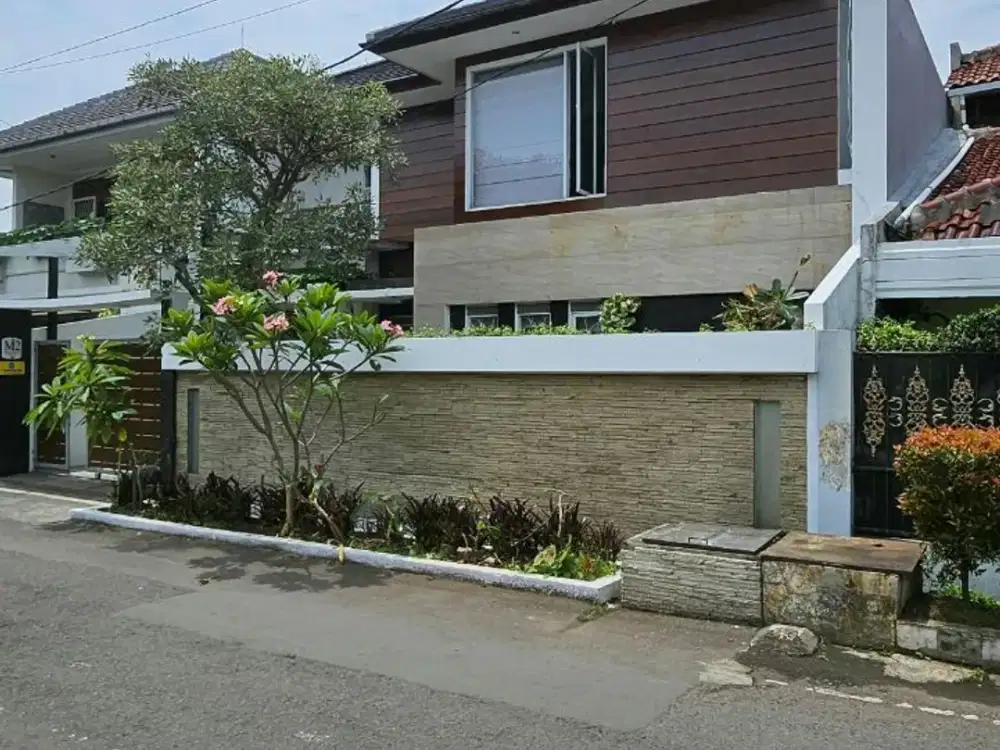 Rumah Lux di Komplek Margahayu Raya Metro Bandung
