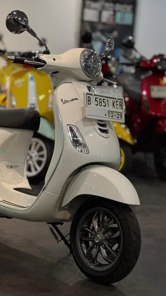 VESPA LX 125 IGET FACELIFT (FAVORITE COLOUR)