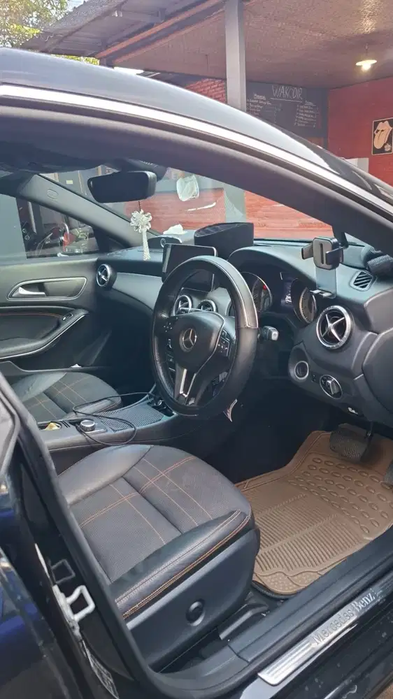 Mercedes-Benz CLA200 2014 Bensin