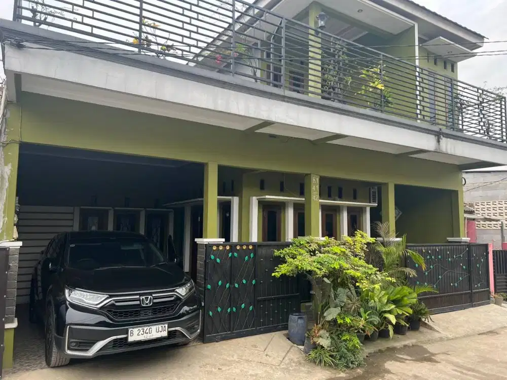 Disewakan Rumah 2 Lantai Siap Huni – 3 Kamar, 3 Kamar Mandi, 2 Carport