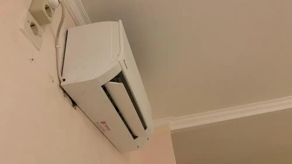 AC Daikin 1 PK STP 25 AV