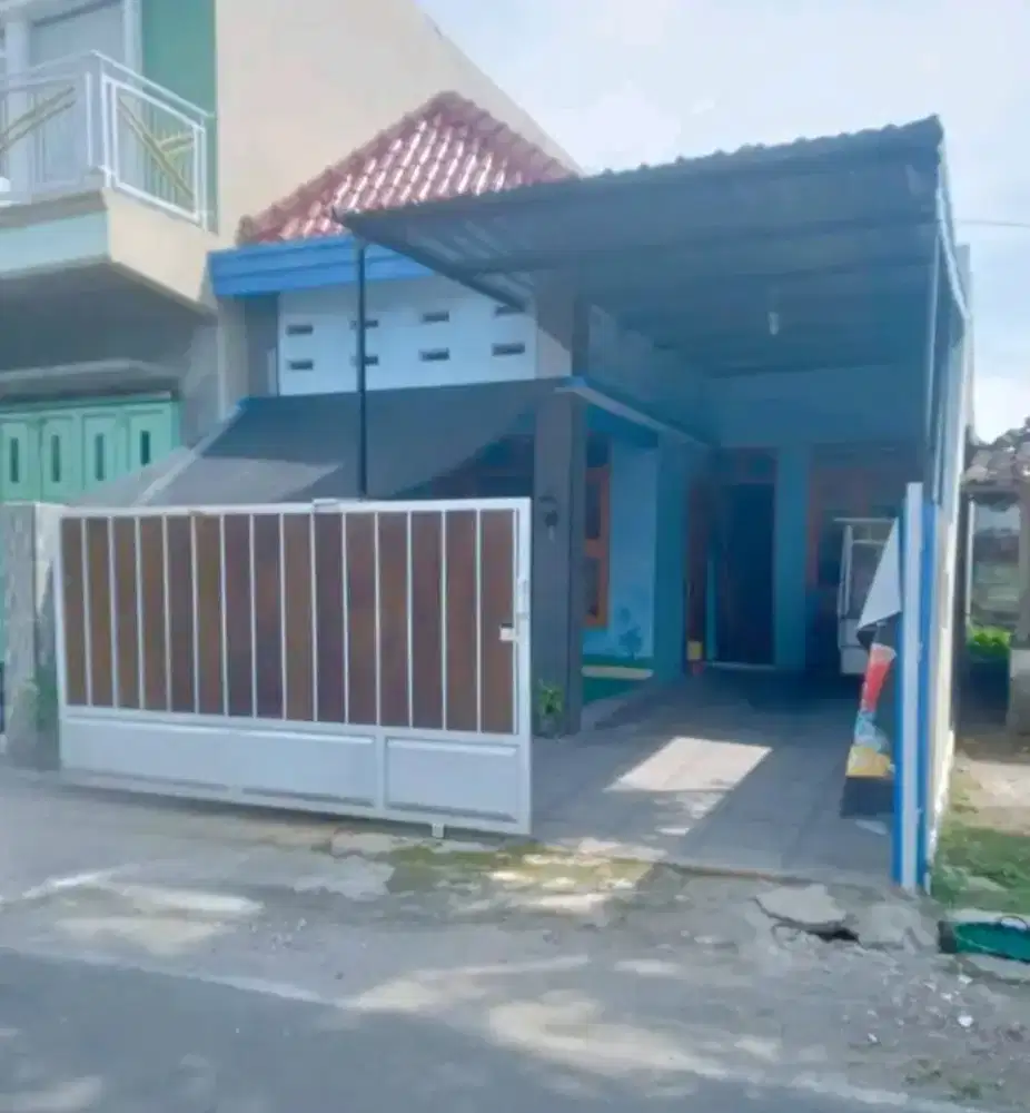 Jual Cepat! Bawah pasaran, Rumah Dekat Alun2 Karanganyar